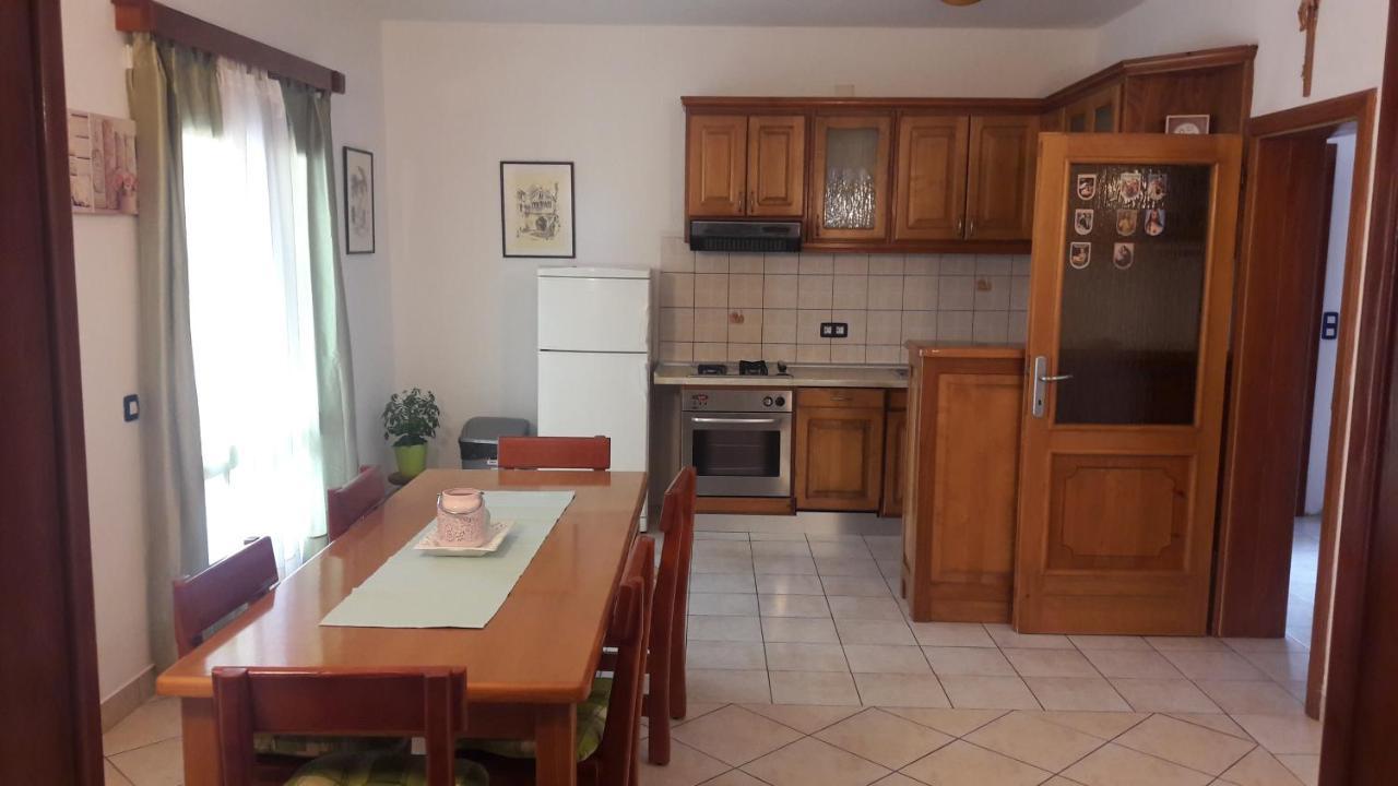 Apartman Rabatin Sveti Filip i Jakov Exteriör bild