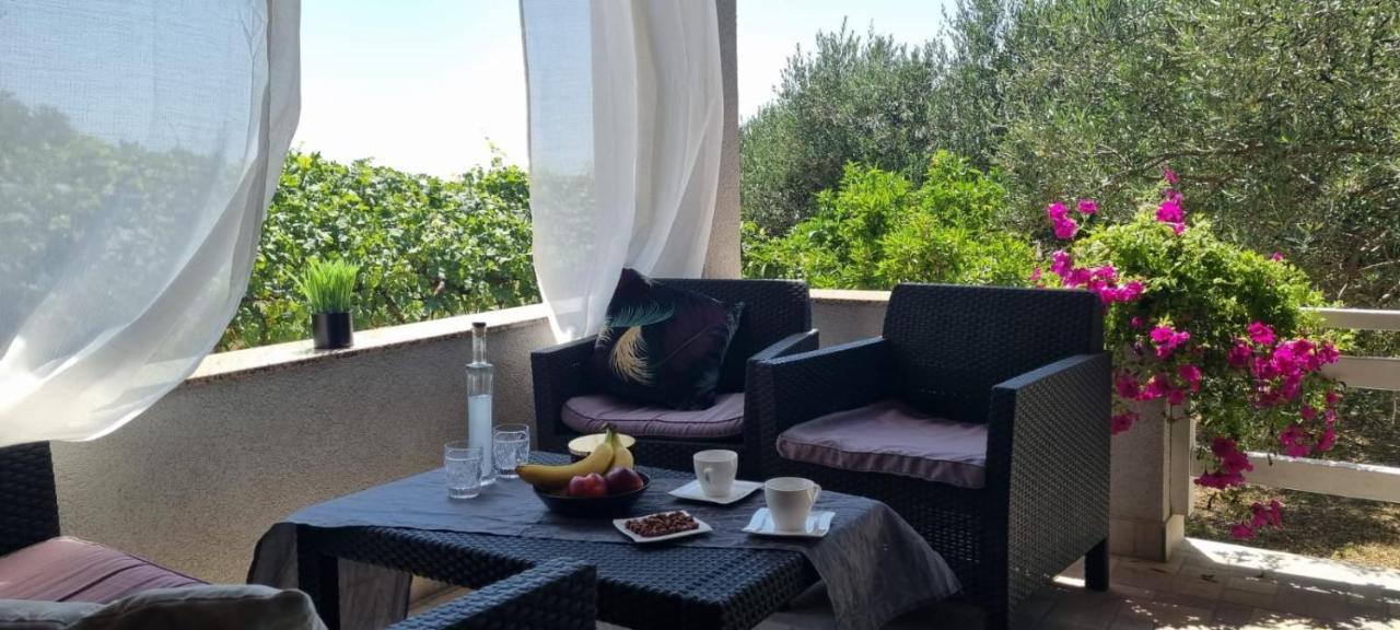 Apartman Rabatin Sveti Filip i Jakov Exteriör bild