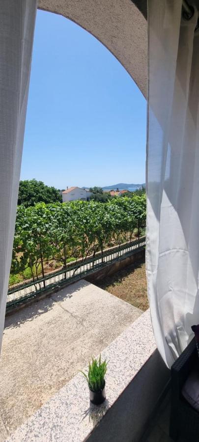 Apartman Rabatin Sveti Filip i Jakov Exteriör bild