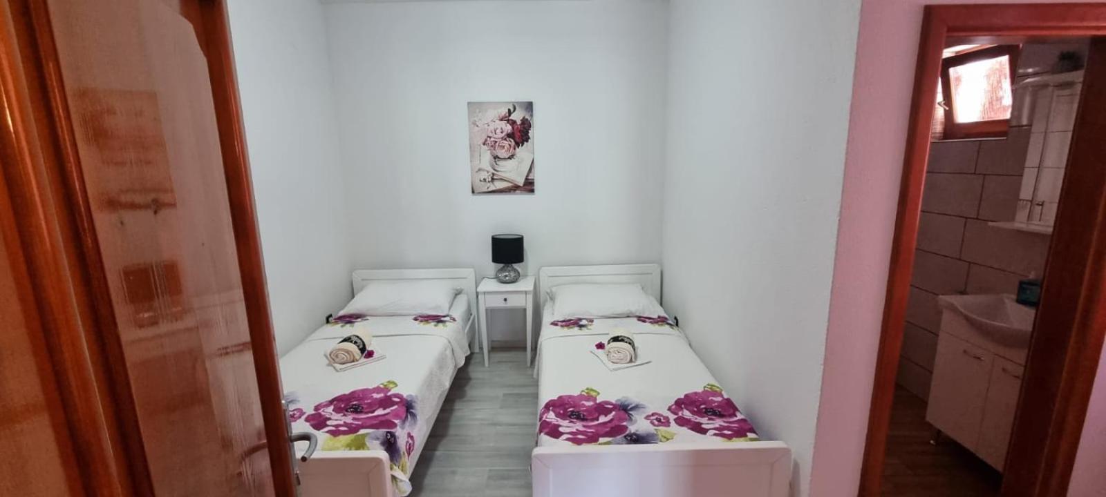 Apartman Rabatin Sveti Filip i Jakov Exteriör bild